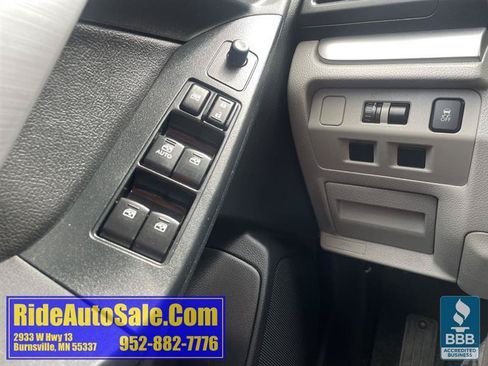 Used 2015 Subaru Forester 2.5i Premium AWD/4WD image 38
