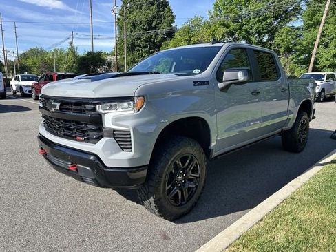Used 2024 Chevrolet Silverado 1500 LT Trail Boss w/ Convenience Package II AWD/4WD image 4