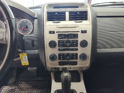 Used 2011 Ford Escape XLT w/ 202A Rapid Spec Order Code AWD/4WD image 25