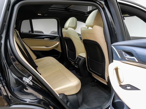 Used 2025 BMW X4 xDrive30i image 48