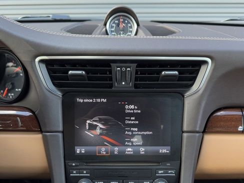 Certified 2018 Porsche 911 Carrera 4S image 21