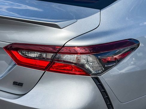 Used 2023 Toyota Camry SE FWD image 10