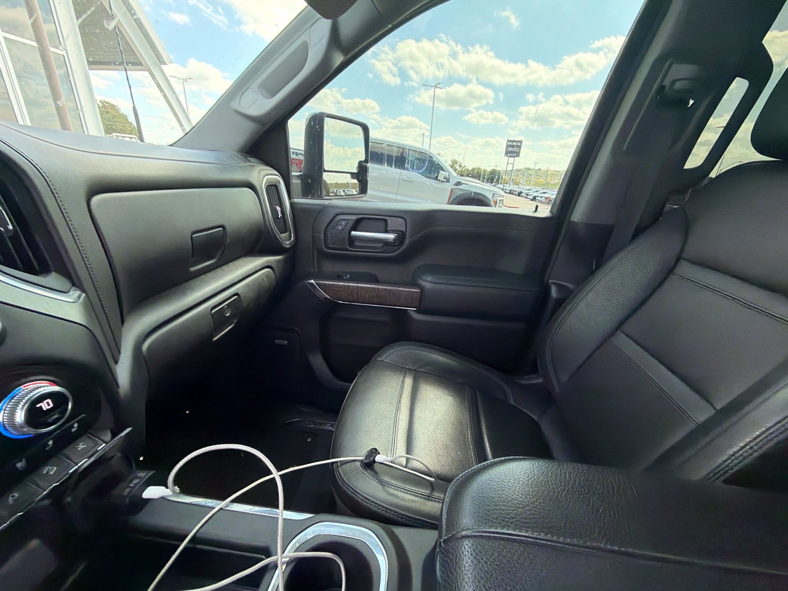 Used 2023 GMC Sierra 3500 Denali w/ Denali Ultimate Package AWD/4WD image 10