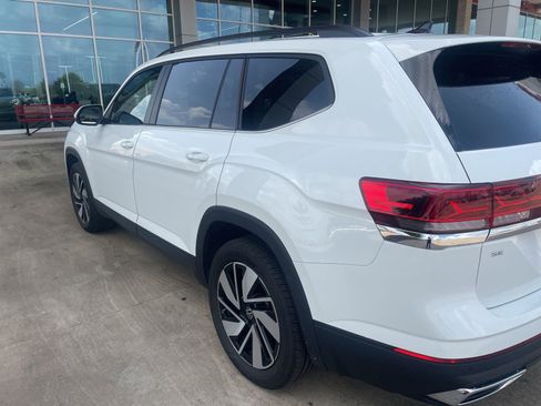 Used 2025 Volkswagen Atlas SE image 13