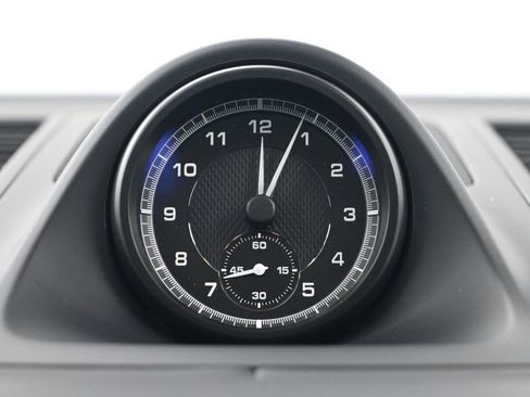 Used 2026 Porsche Macan image 12