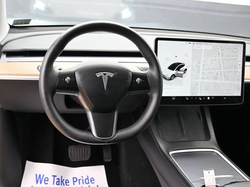 Used 2023 Tesla Model Y Long Range AWD/4WD image 30