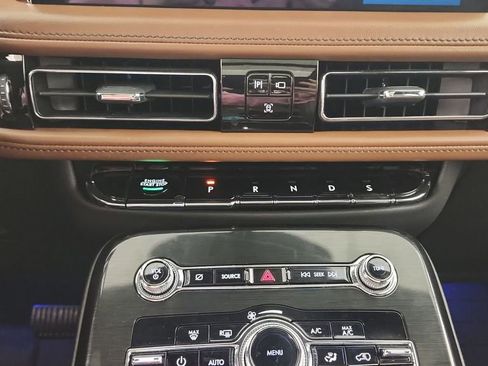 Used 2023 Lincoln Nautilus Reserve image 33