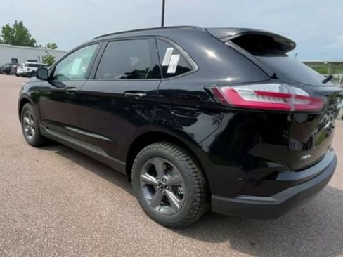 Used 2023 Ford Edge SEL w/ Sport Appearance Package image 4