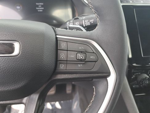 Certified 2023 Jeep Grand Cherokee Altitude AWD/4WD image 19