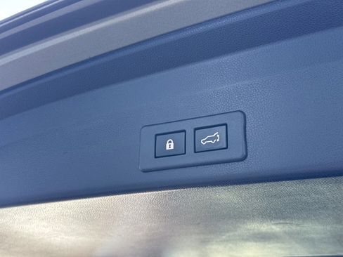 Used 2022 Subaru Ascent Touring image 17