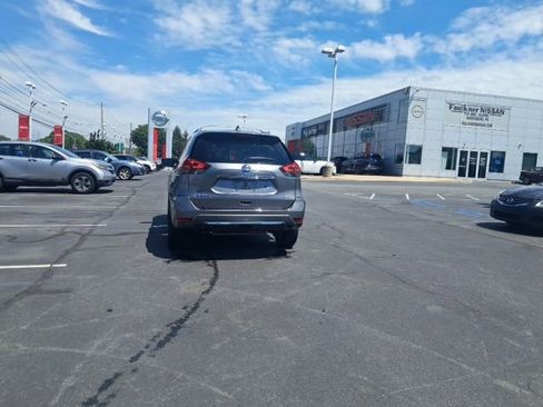 Used 2018 Nissan Rogue SV w/ Premium Package AWD/4WD image 8