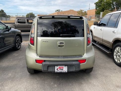 Used 2010 Kia Soul + FWD image 5