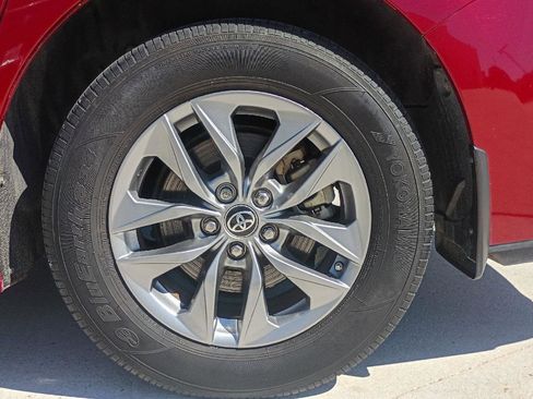 Used 2023 Toyota Sienna LE image 26