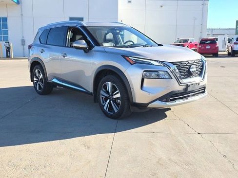 Used 2022 Nissan Rogue Platinum w/ Head-Up Display Package image 3