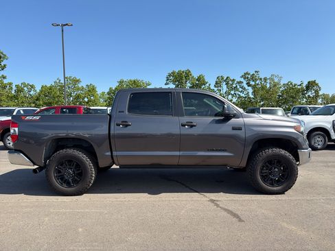Used 2021 Toyota Tundra SR5 w/ SR5 Upgrade Package image 5