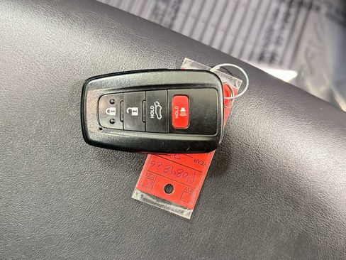 Certified 2022 Toyota RAV4 XSE AWD/4WD image 32