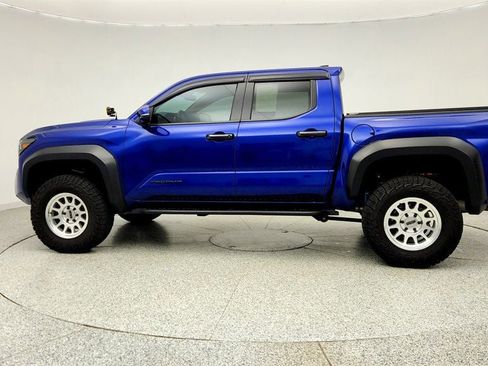 Used 2024 Toyota Tacoma TRD Sport w/ TRD Sport Upgrade Package AWD/4WD image 8