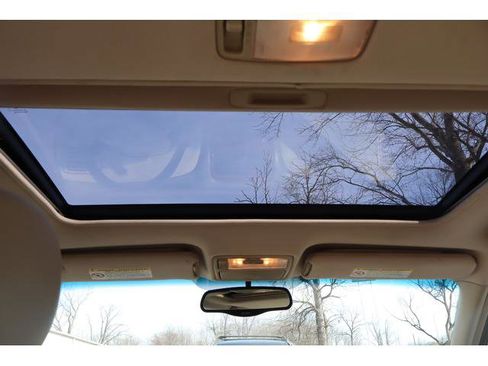 Used 2001 Toyota Avalon XLS image 7