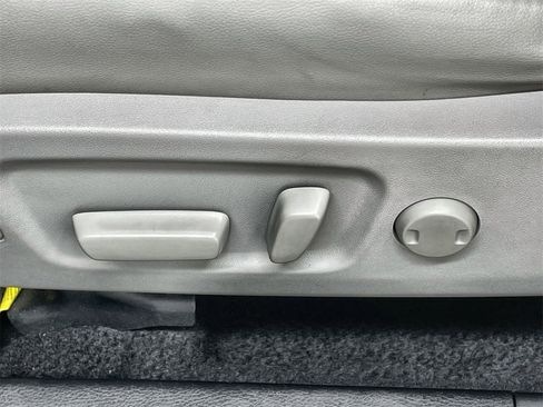 Used 2017 Toyota Highlander Limited Platinum w/ Carpet Mat Package image 13