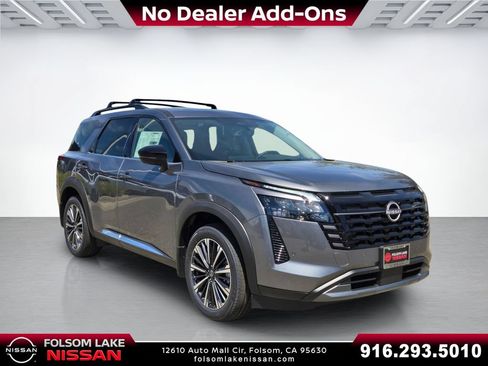 New 2026 Nissan Pathfinder Platinum w/ Accent Package AWD/4WD image 1