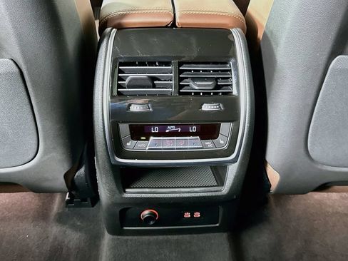 Used 2026 BMW X7 xDrive40i w/ Premium Package AWD/4WD image 26