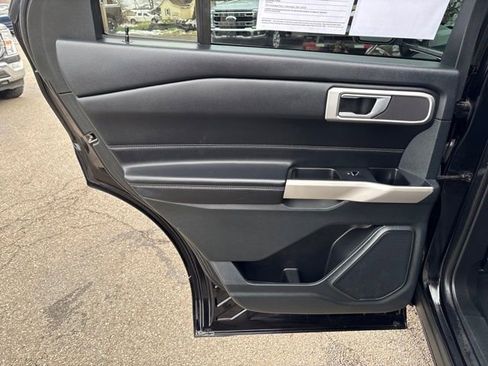 Used 2023 Ford Explorer XLT image 22