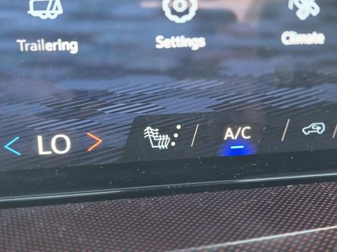 Used 2026 Chevrolet Traverse Z71 w/ Driver Confidence Package image 26