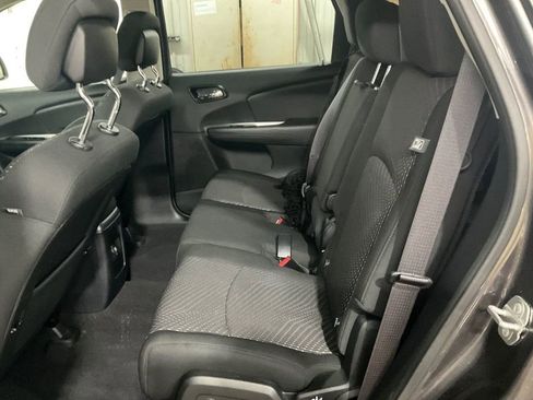 Used 2020 Dodge Journey SE w/ SE Popular Equipment Group FWD image 8