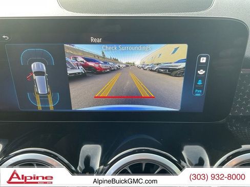 Used 2025 Mercedes-Benz GLB 250 4MATIC image 16