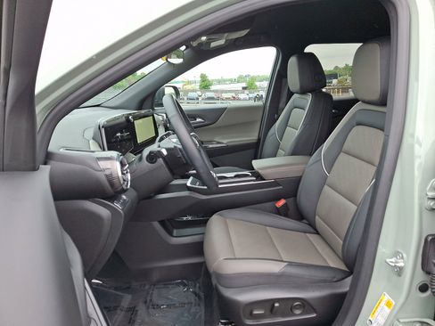 Certified 2025 Chevrolet Equinox LT w/ Convenience Package II AWD/4WD image 13