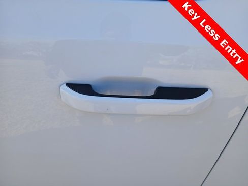 Used 2023 Jeep Wagoneer Series III w/ Premium Group I image 15