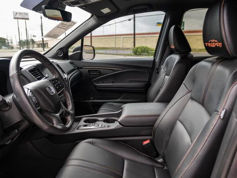 Used 2025 Honda Ridgeline TrailSport image 13