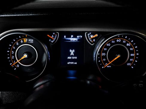 Used 2019 Jeep Wrangler Sport AWD/4WD image 13