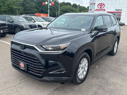 Used 2026 Toyota Grand Highlander AWD image 3