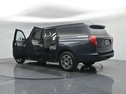 Used 2025 Ford Expedition Max Active AWD/4WD image 39