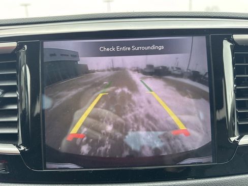 Used 2020 Chrysler Pacifica Touring-L Plus image 8