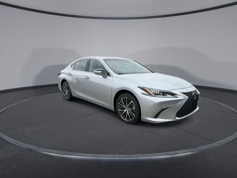 Used 2025 Lexus ES 350 w/ Premium Package FWD image 2