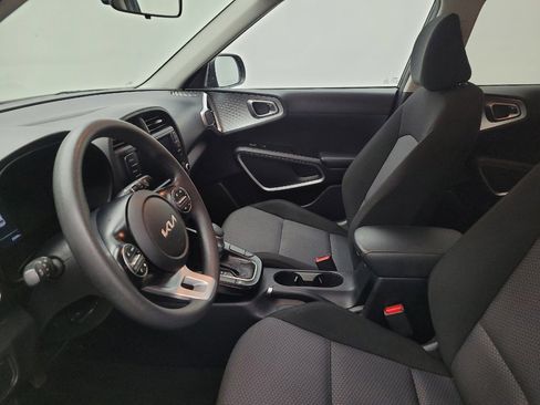 Used 2023 Kia Soul LX image 17