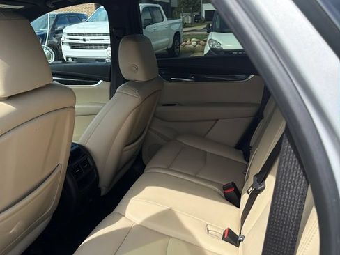 Used 2019 Cadillac XT5 FWD image 10