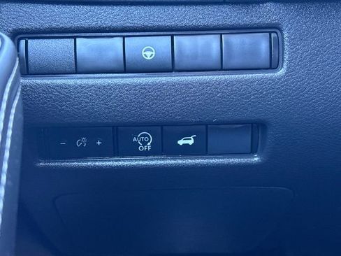 Used 2023 Nissan Rogue SL image 57