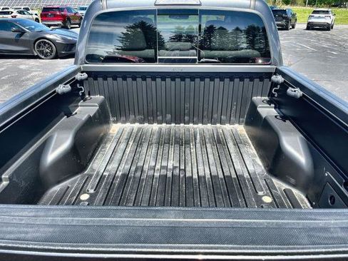 Used 2019 Toyota Tacoma SR5 AWD/4WD image 22