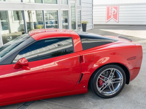 Used 2008 Chevrolet Corvette Z06 w/ Preferred Equipment Group image 5