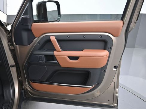 New 2026 Land Rover Defender 110 OCTA AWD/4WD image 4