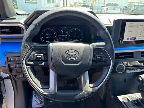 Used 2025 Toyota Tacoma TRD Off-Road AWD/4WD image 27