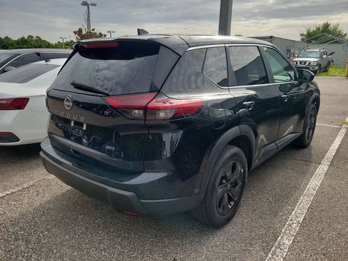Used 2026 Nissan Rogue SV AWD/4WD image 3