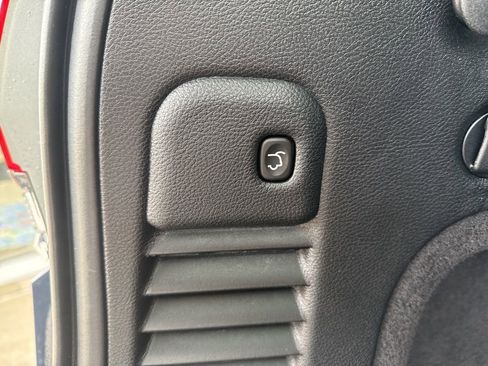 Used 2020 Jeep Grand Cherokee Overland AWD/4WD image 12