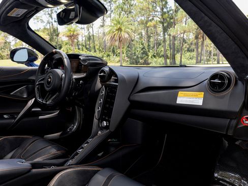 New 2024 McLaren 750S Spider RWD image 44
