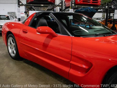 Used 2000 Chevrolet Corvette Coupe image 25