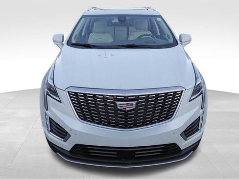 Used 2023 Cadillac XT5 Premium Luxury w/ Technology Package image 2