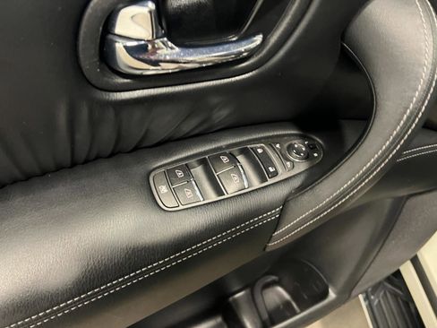 Used 2020 Nissan Armada Platinum w/ Interior Lighting Package AWD/4WD image 28